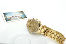 The new 2015 quartz watches gold rhinestone business watches luxury leisure fashion ms steel band watches