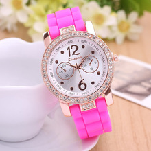 2015 New Fashion Style Sparking Crystal Rhinestone Wommen Watches Silicone Band Casual Ladies Watch Relojes Mujer Drop Shipping