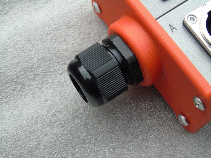 Description Picture 3 of itemStage cable box with 4 xlr socket & 4 speakon socket & Wire clip