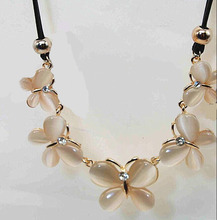 New Lady Charm Rhinestone Statement Choker Pretty Butterfly Pendant Elegant Chain Necklace Jewelry Party