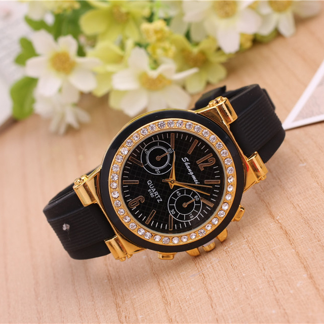 2016 simple watch Ms Leisure watches diamond encrusted noble quality silicone strap both men and women