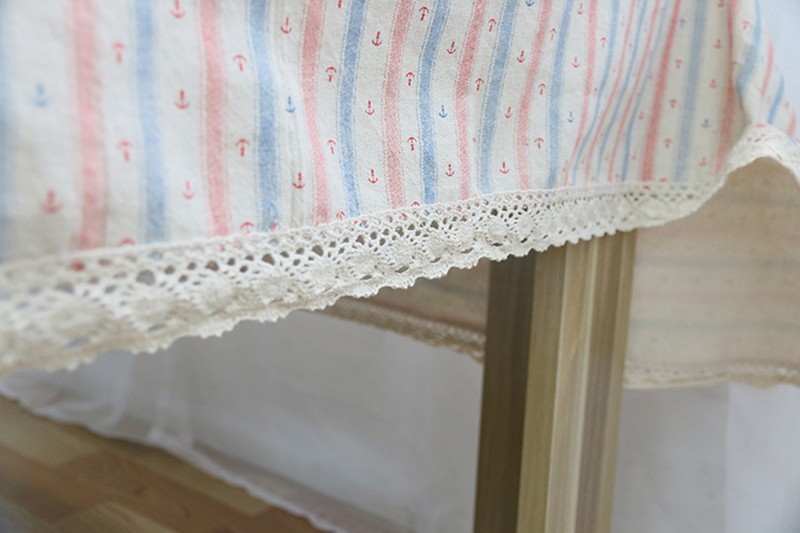 table cloth 800px-S10