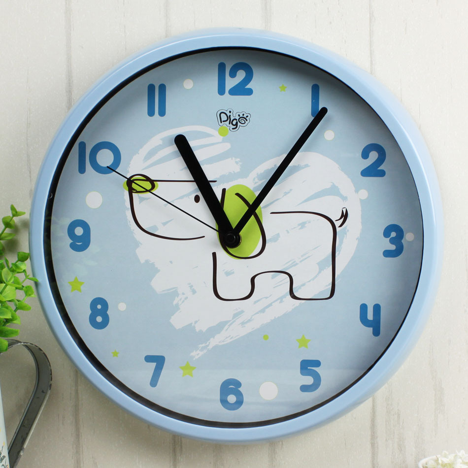 2015 Funny playing room clock blue color wall clock quality plastic