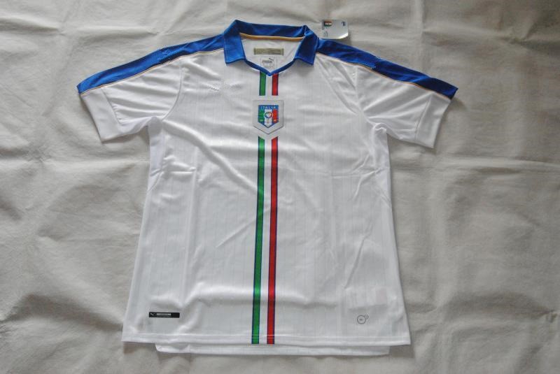 Best-Quality-2015-2016-Italy-Euro-blue-home-jersey-away-white-jersey-PIRLO-Verratti-MARCHISIO-BALOTELLI (11)