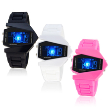 Señora de moda luminosa llevó los deportes electrónicos reloj estudiantes miran reloj para hombre mesa jalea tabla secundaria