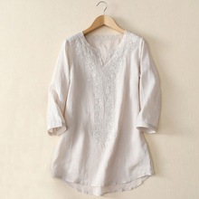2016 New Summer Elegant Women Linen Blouse Shirt V-Neck Three Quarter Flower Embroidery Blouse 3Color S-XL