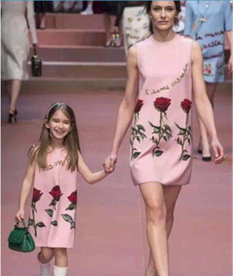Mother daughter Dresses Family Clothing Summer Style Family Matching Clothes Rose Printed Matching Mother daughter Clothes 2015