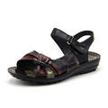 Weweya 2017 Retro Flowers Gladiator Women Shoes Flat Sandals Women Aged Leather Flat With Mixed Colors
