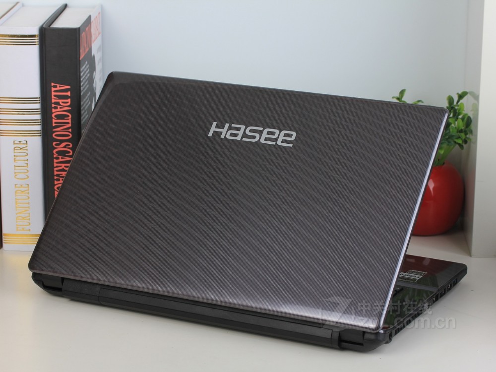  Hasee K710C I7 D2  Intel I7 4710MQ 4  DDR3L 1    NVIDIA GeForce GT 750  17.3 4,3-  1600 * 900 