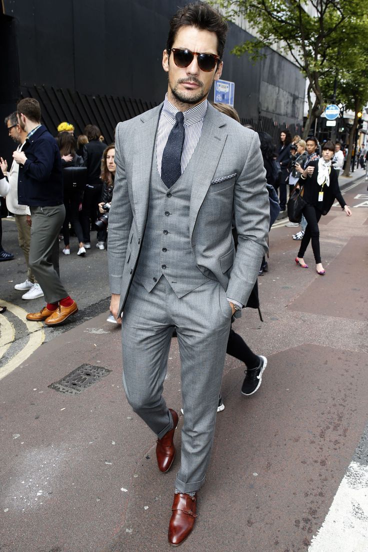 2015 New Arrival Handsome Blazer Men With (Jacket + Vest + Pants) Cheap Tuxedo Hot Sale Men’s Suits For A Grand Formal Occasion