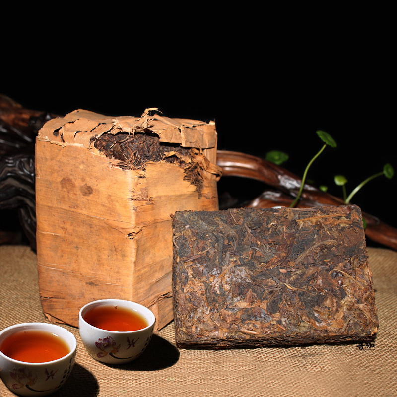90 years on behalf of the pu er tea 357g oldest raw puer tea ansestor antique