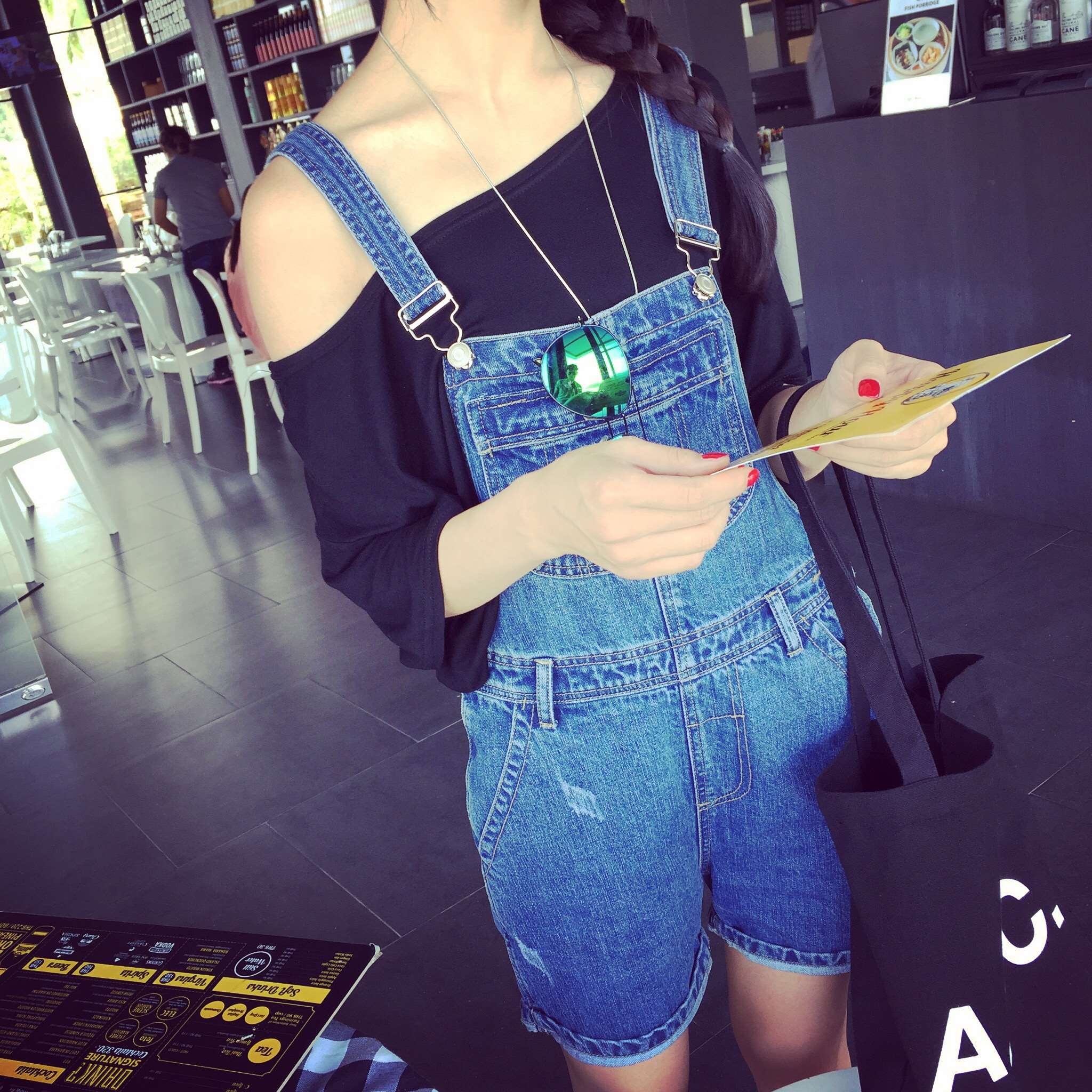 2016 spring and autumn new fashion personality all match scratch denim shorts with braces brim strap