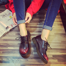 New Fashion Vintage Style Hot Women Casual Shoes Round Toe Red Black Gold Flat Single Shoes Lace Up Women Martin Shoes ZL3.5