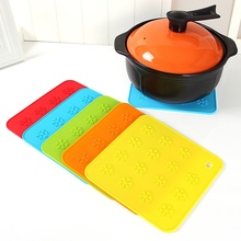 Fashion Square Silicone Heat Insulation Coffee Tea Cup Mug Mat Pad Coaster Kitchen Accessories