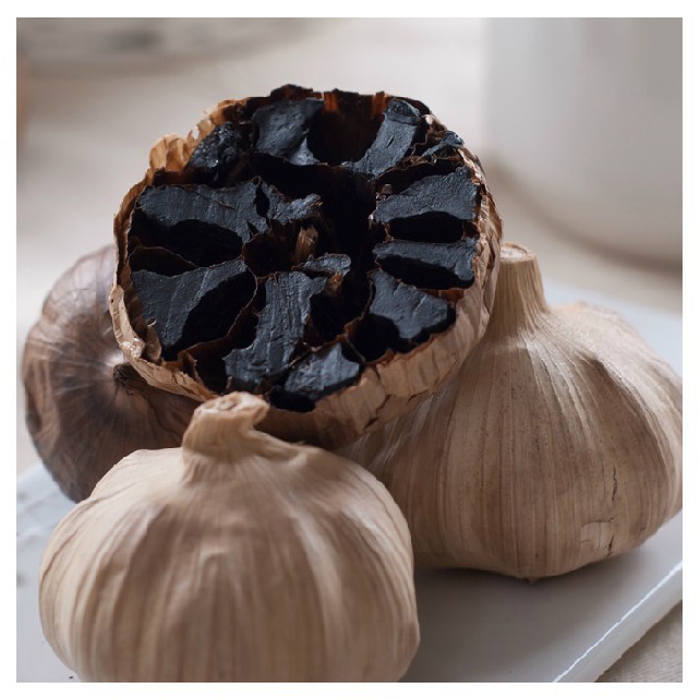 Black garlic 1PCS Anti cance health care product Hypertension Constipation Diabetes Improve immunity anticancer and antiaging