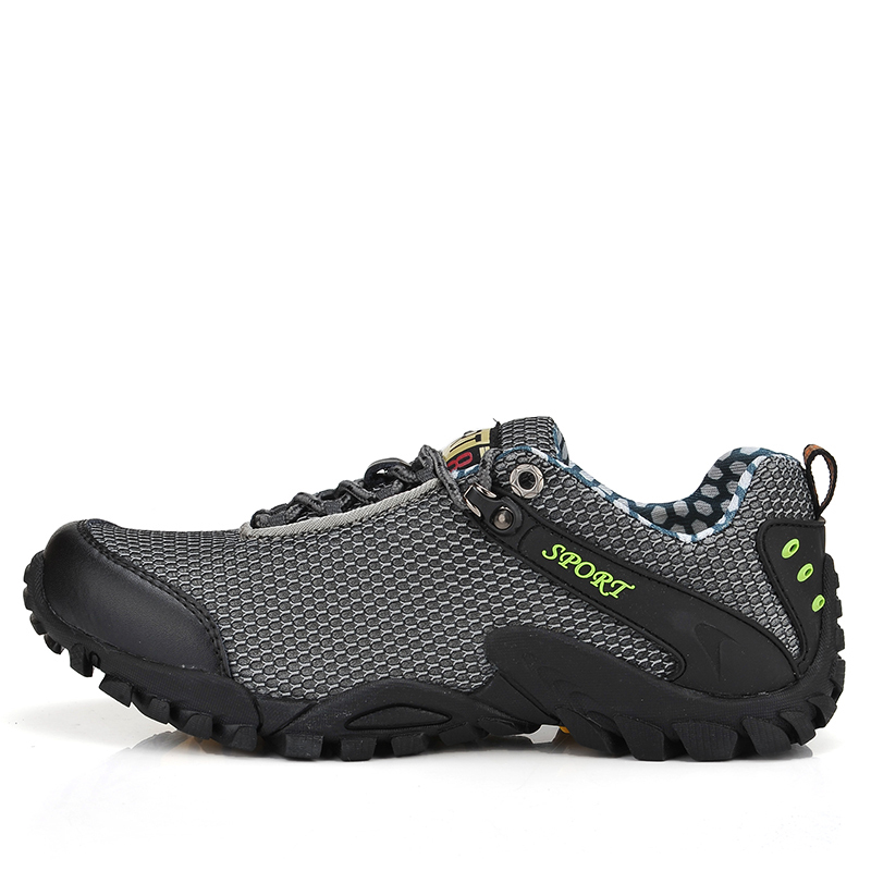 rubber sole trekking shoes
