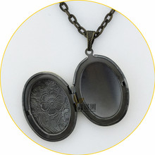 Antique bronze brushed european style metal copper brass oval shape carved photo locket pendant necklace prayer