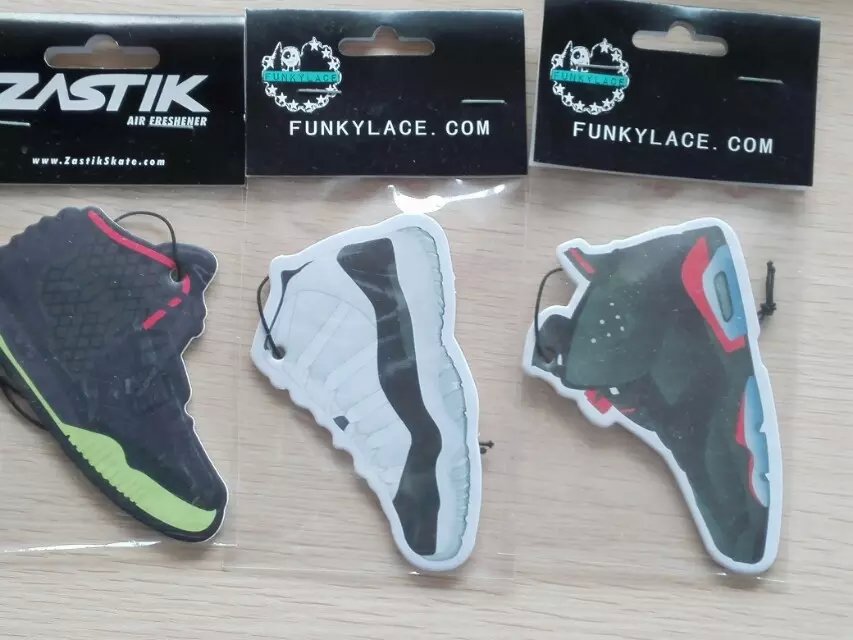 Thew best sneaker car air freshener for promotion gift car paper air