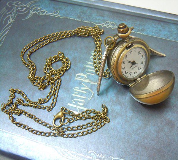Stunning Snitch Harry Potter Sphere Pocket Watch With Hogwarts Crest SWN-001
