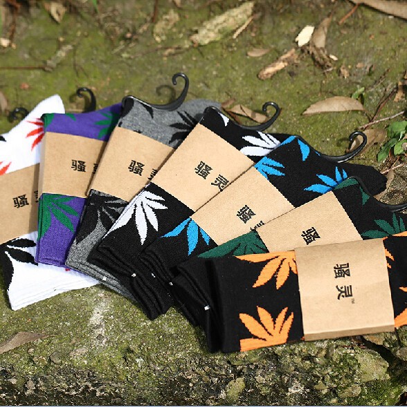 2014 Fall Fashion High Marijuana Weed Socks Leaf For Women And Men Long Winter Meias 