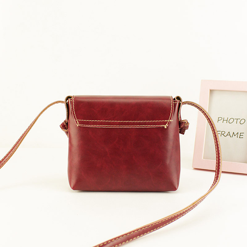 Shop by category The crossbody bags, tote bags and evening bags are perfect for a modern hipster approach, displaying a fashionable look that will contrast the most divine outfits; adorned by the most delicate silver and gold details for a superior fashion.