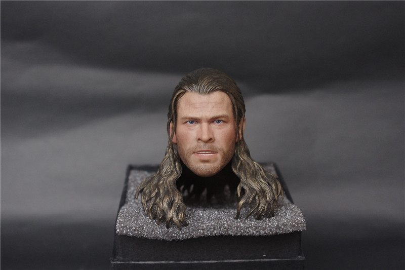 chris hemsworth figure