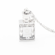 New Designer Brand Luxury Fashion Elegant Jewelry 316L Stainless Steel Austrian Crystal Perfume Bottle Necklace 