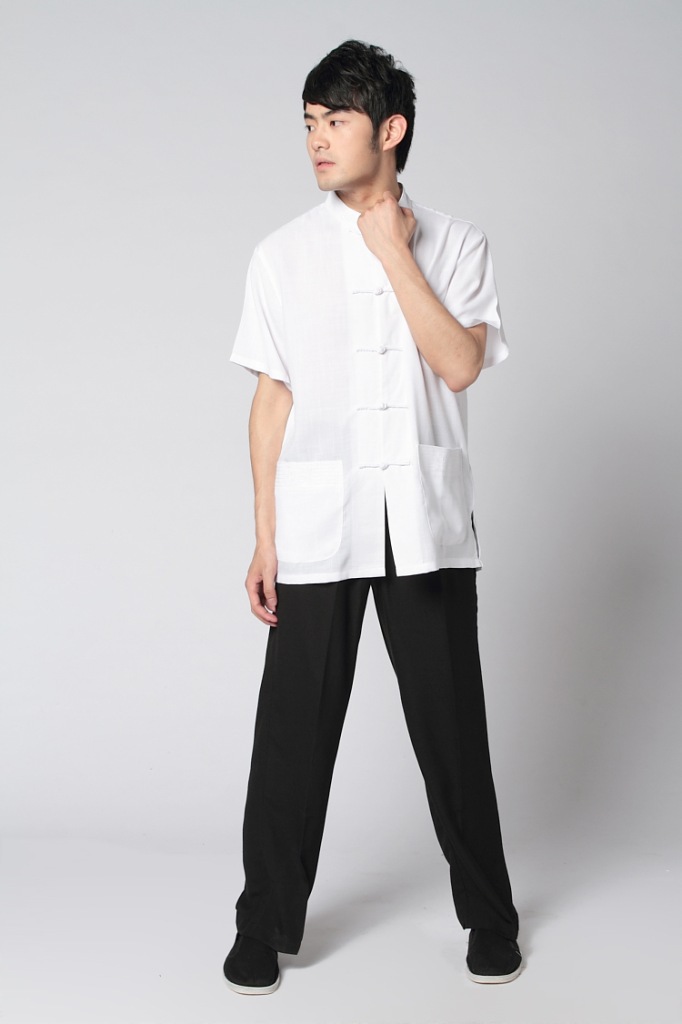 pantalon negro con camisa blanca hombre