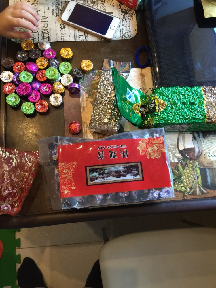 Very good quality! All tea (7ps) is very good! Sanks to seller! Чай приехал в Москву за 2 недели. Пуэр конечно не 50 лет, а 5-7. Улунг очень даже вкусный. Весь чай свежий, без пыли и тд. Вообщем или просто повезло с продавцом, или у него и правда есть норм чай. Дело не в цене, а в том, что в магазинах даже элитный чай часто плохой. Так что я продолжу эксперимент с заказами в Китае:)