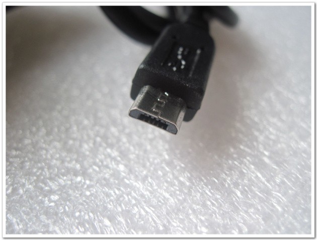5V 2.5A micro USB_3